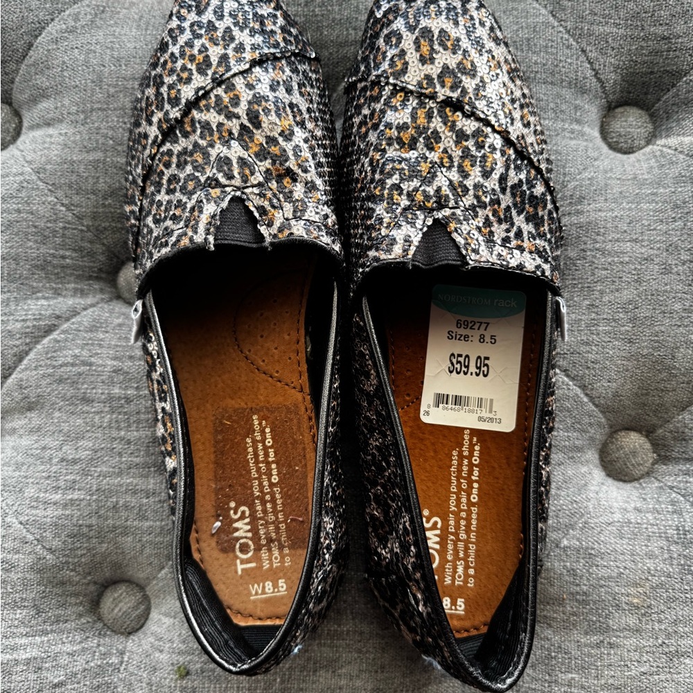 TOMS Women's Black and Brown Leopard Flats